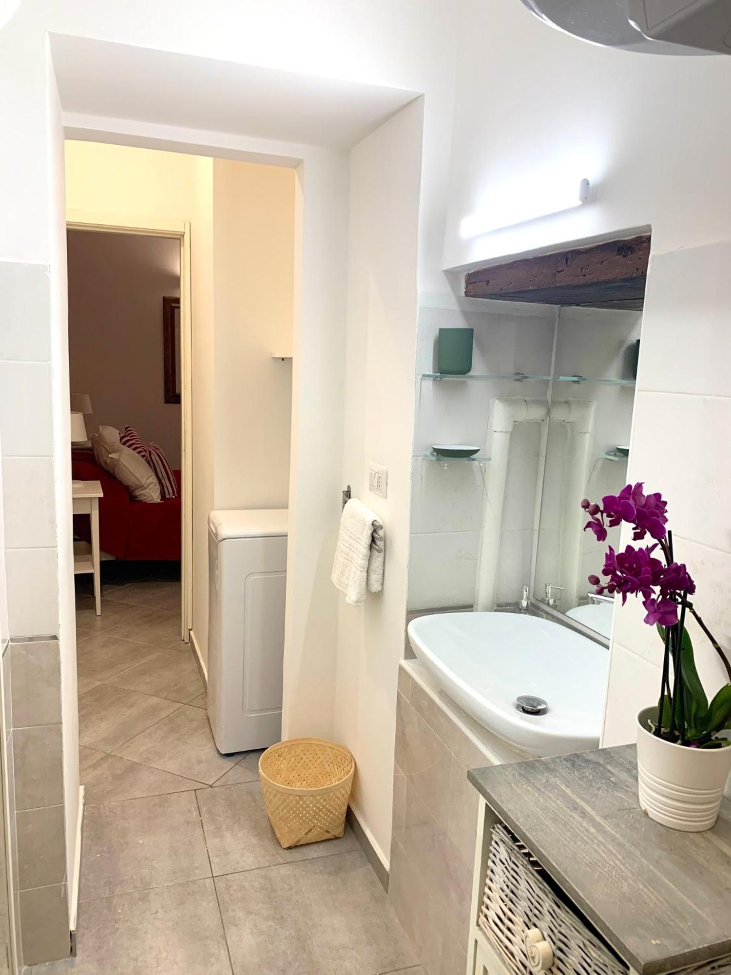 Casa Giulia, Nuovo Appartamento In Centro! نابولي المظهر الخارجي الصورة