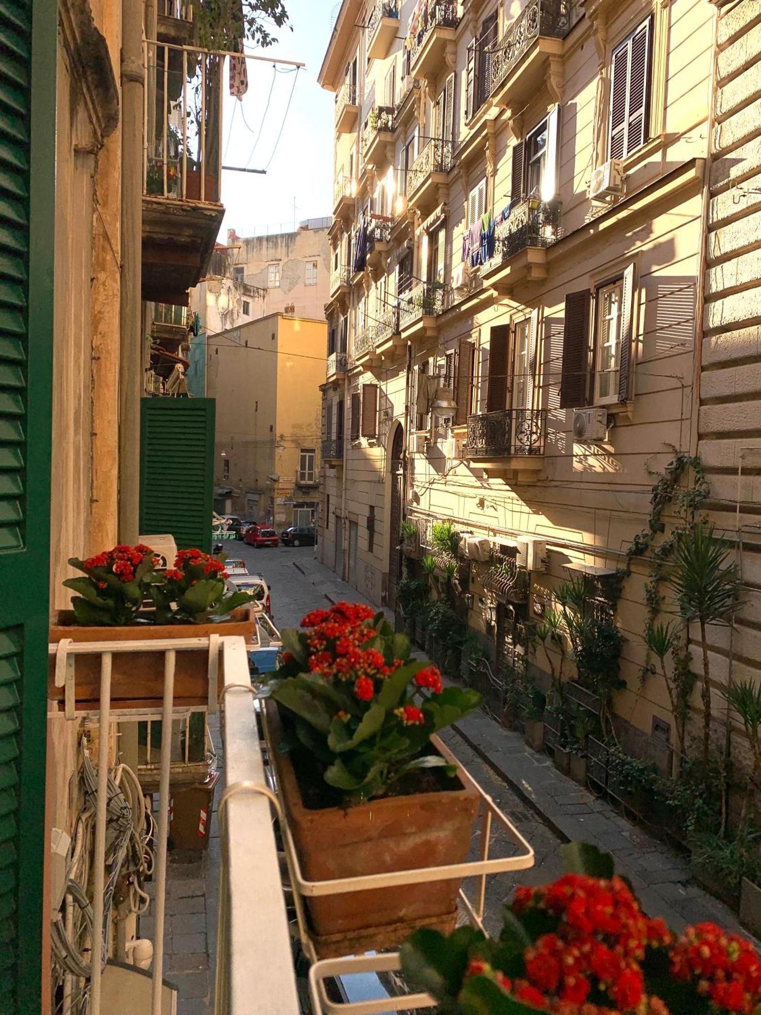 Casa Giulia, Nuovo Appartamento In Centro! نابولي المظهر الخارجي الصورة